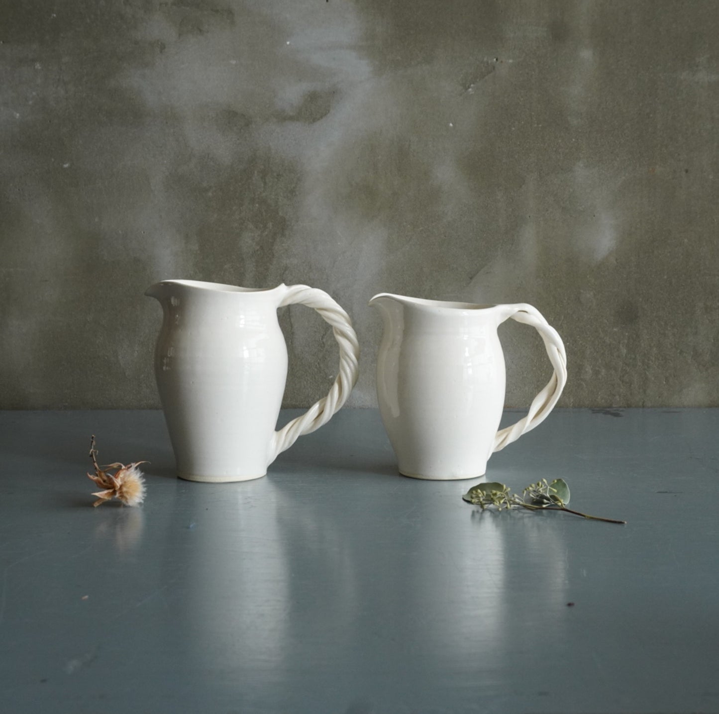 K-33- ピッチャーM 白釉（A・B）