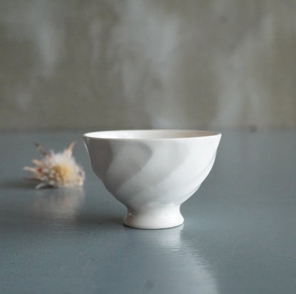 K-49- 茶杯鎬高台 白釉