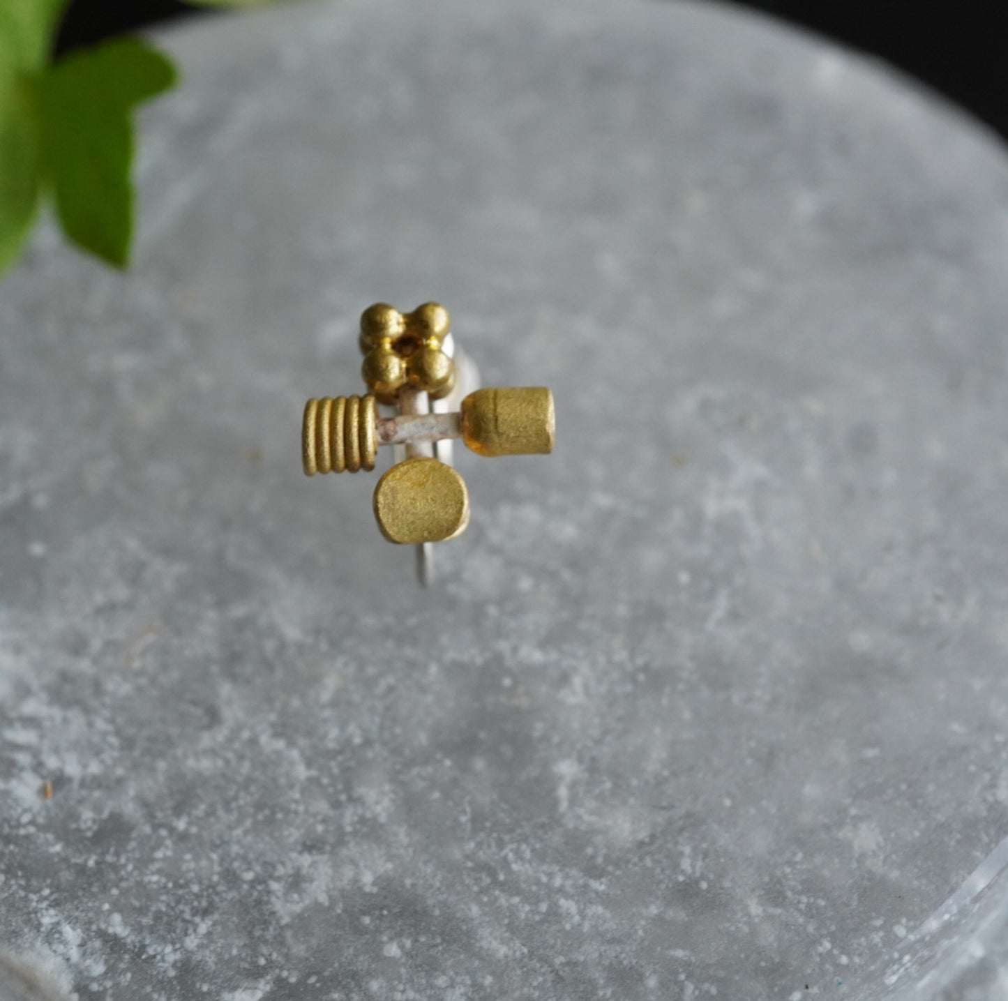N-07- 4seeds Earring bronze（シングル）