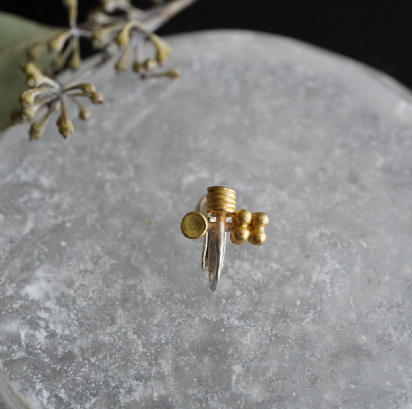 N-09- 3seeds Earring bronze（シングル）