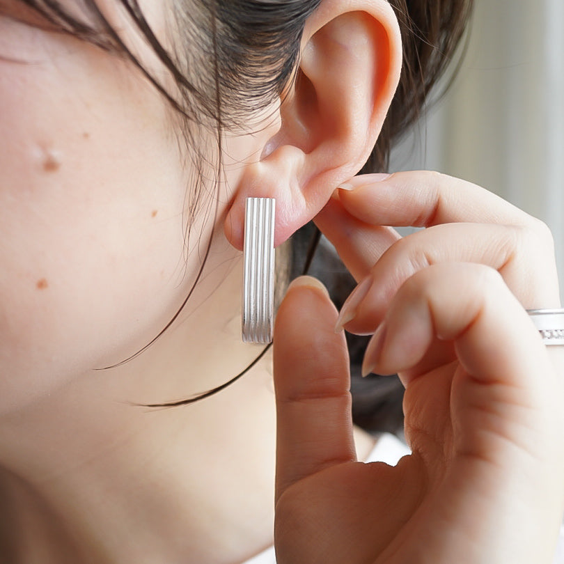 N-55- Line Earring long siver（シングル）